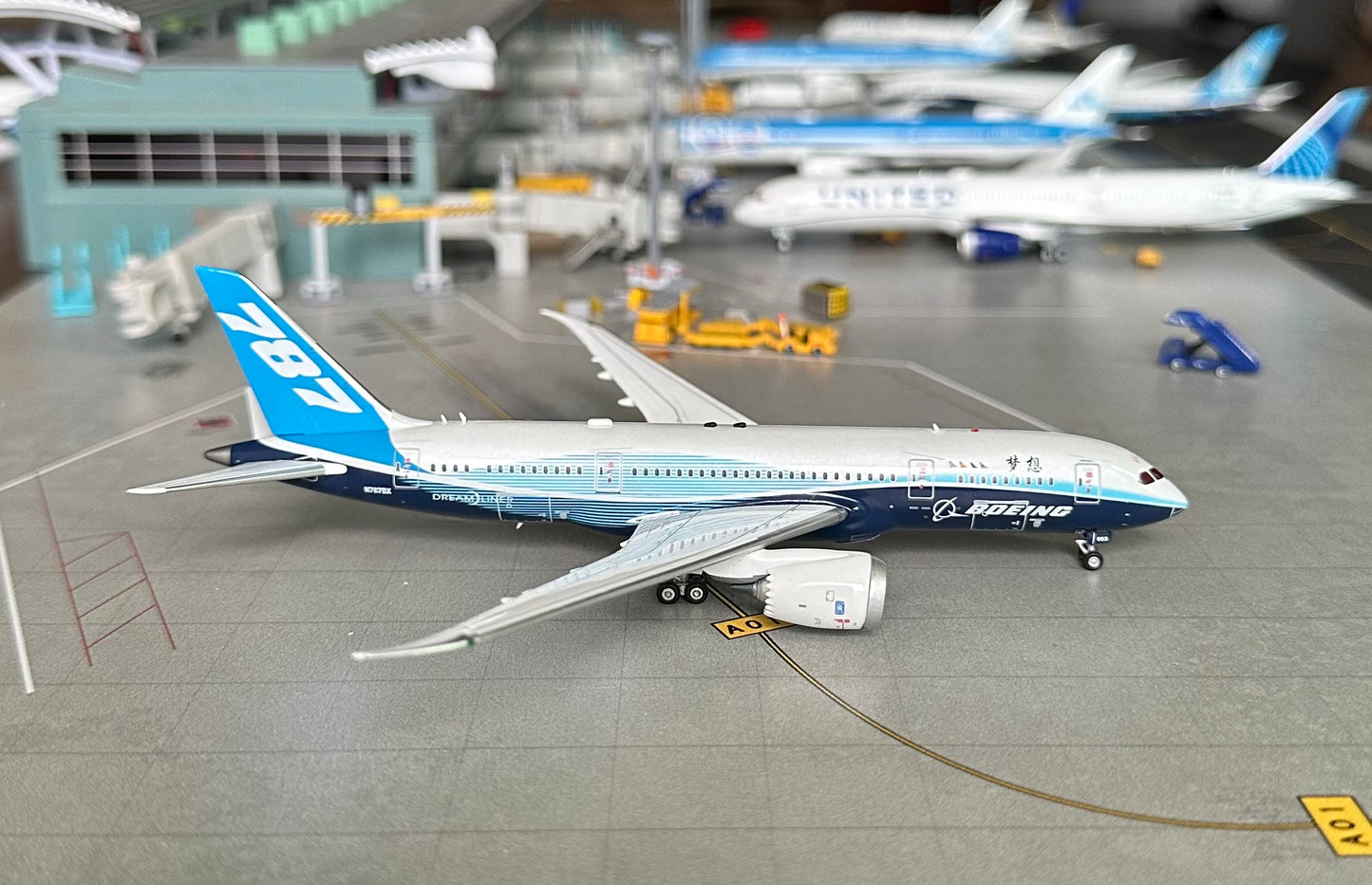 1:400 Boeing Corporation B787-8 Dreamliner detachable gear Aviation 400