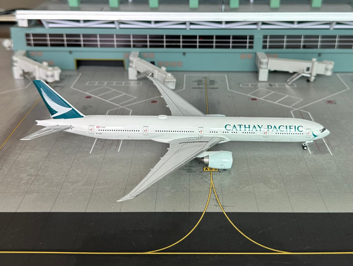 Defective** 1:400 Cathay Pacific B777-300ER B-KQF NG Models