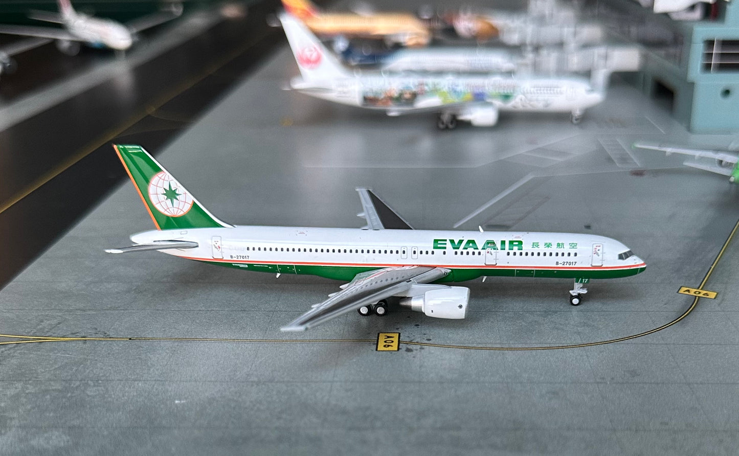 1:400 Eva Air B757-200 JC Wings