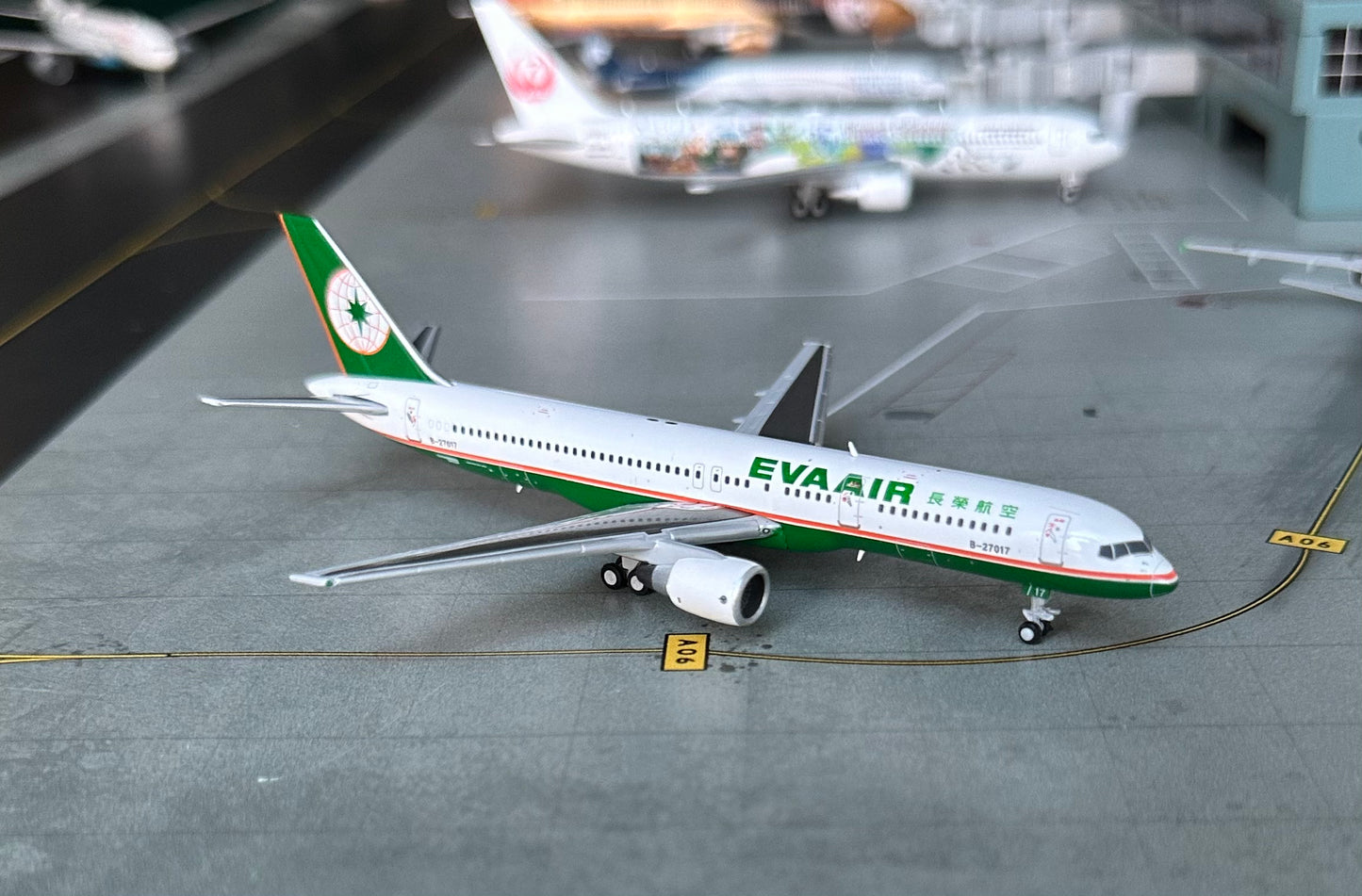 1:400 Eva Air B757-200 JC Wings
