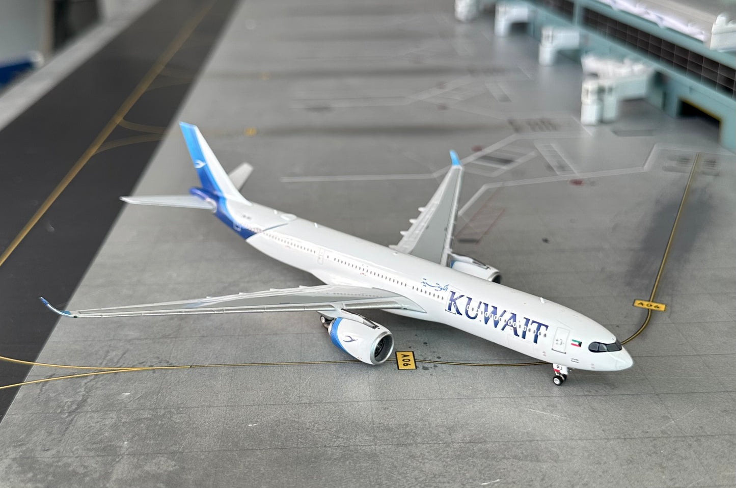 1:400 Kuwait Airways A330-900neo Phoenix Models