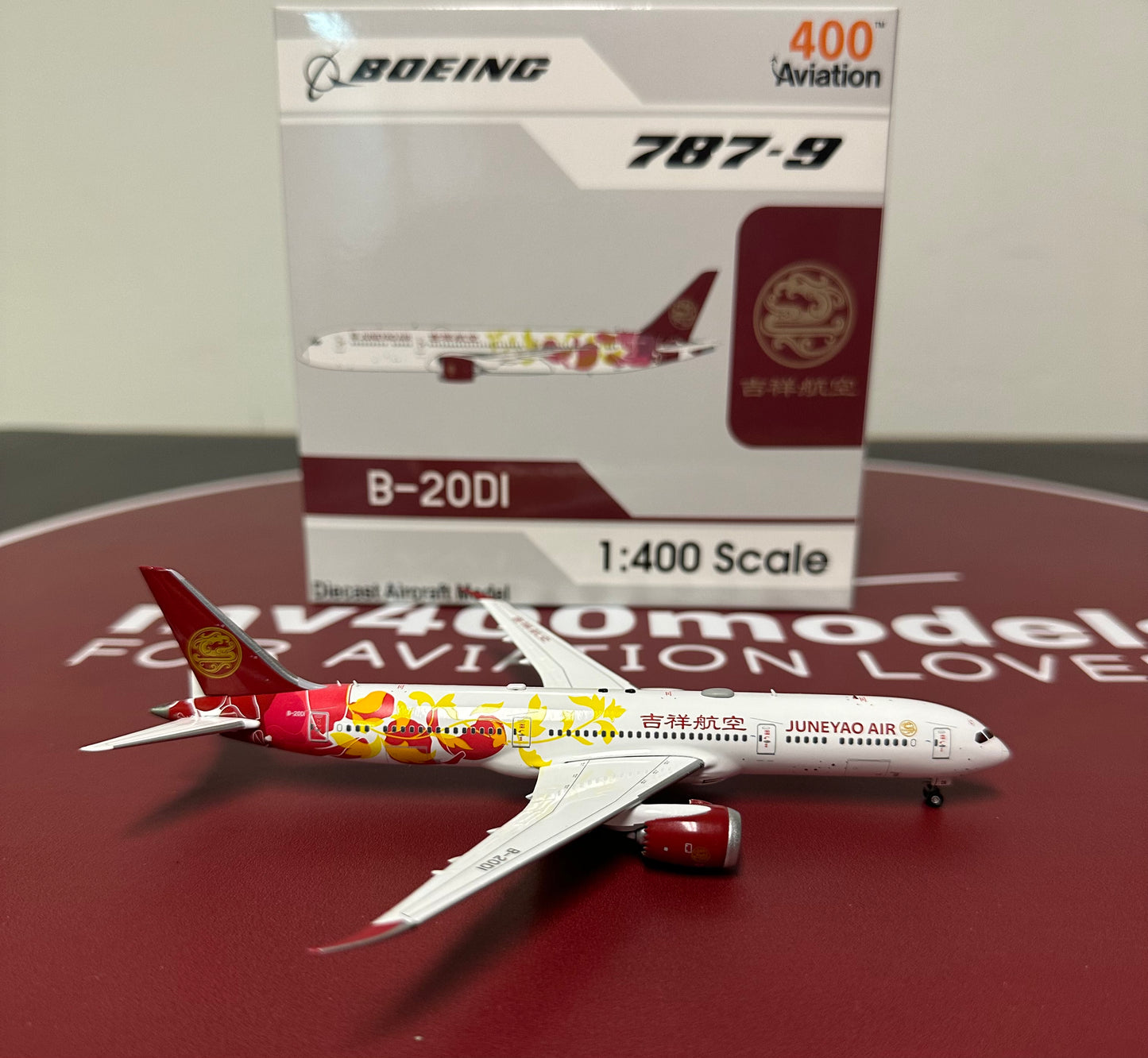 1:400 Juneyao Airlines B787-9 Dreamliner detachable gear Aviation 400