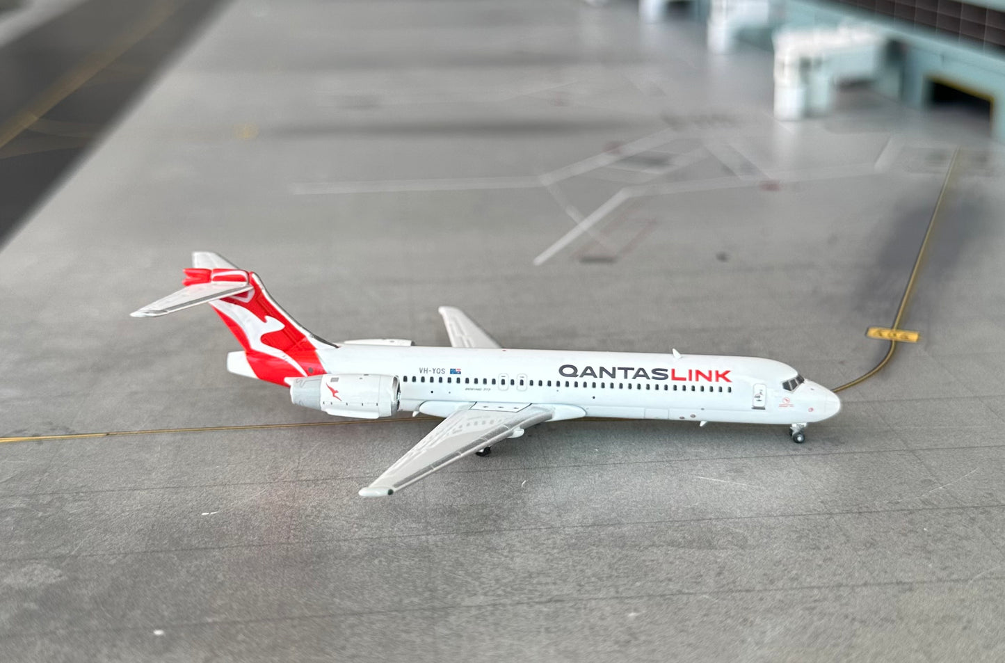 1:400 QantasLink B717-100 “Last Flight” Phoenix Models
