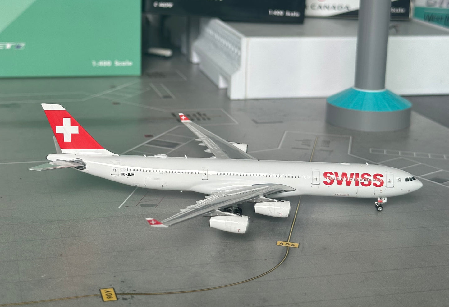 1:400 Swiss A340-300 Phoenix Models