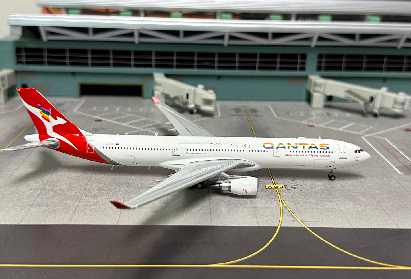 1:400 Qantas A330-300 JC Wings
