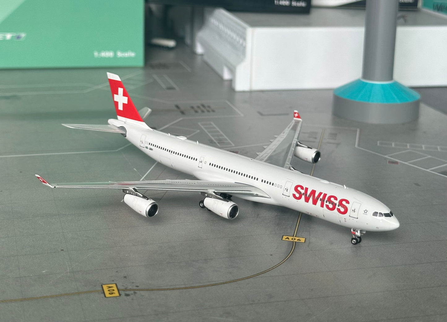 1:400 Swiss A340-300 Phoenix Models