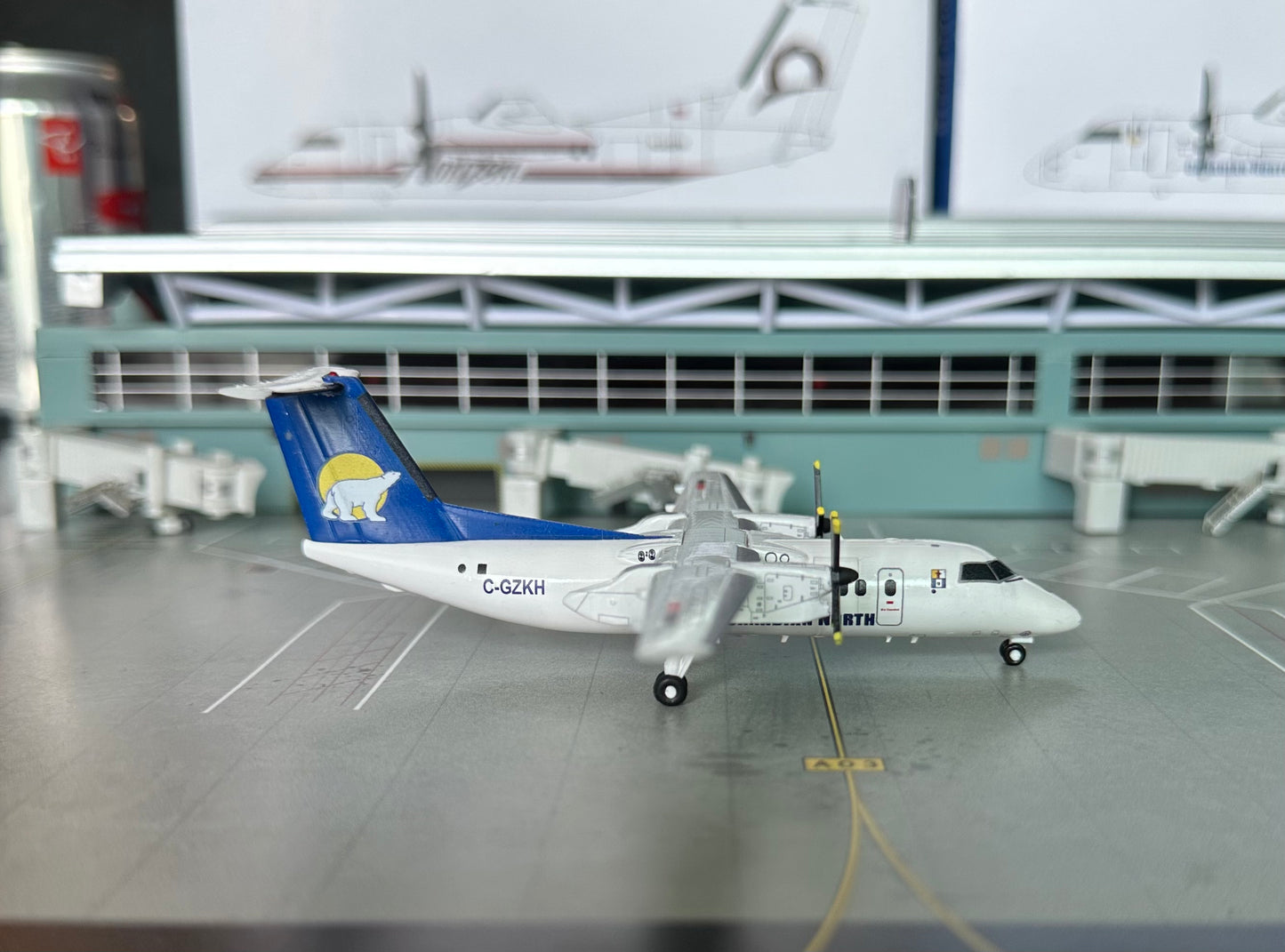 1:200 Canadian North Dash 8 Q100 3D Design Deck