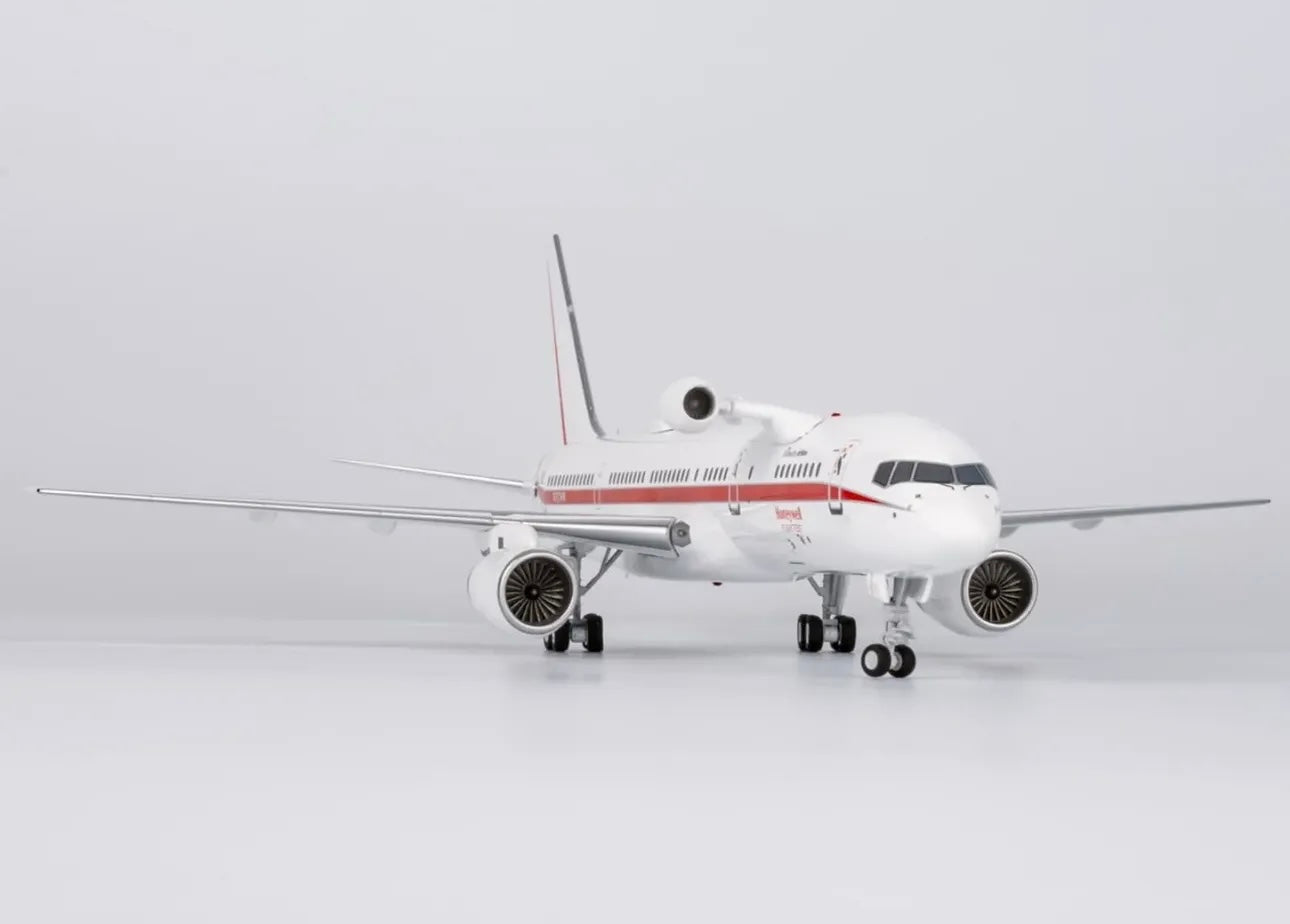 1:200 Honeywell Aviation Services B757-200 “with test engine” NG Models