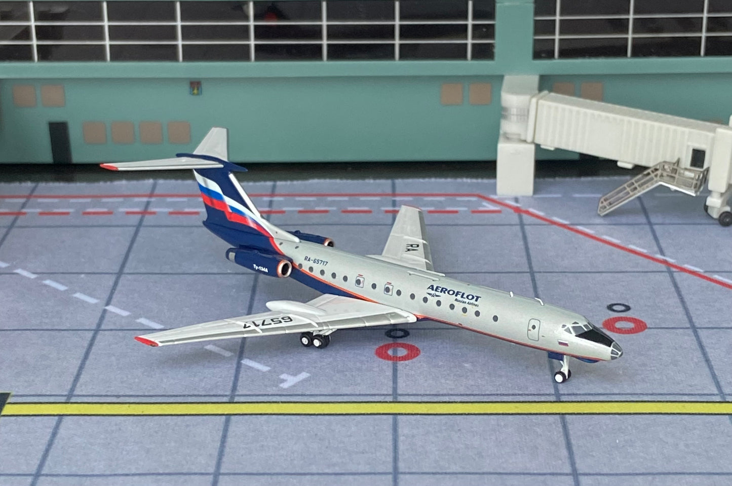 1:400 Aeroflot Tu-134A Pandamodel