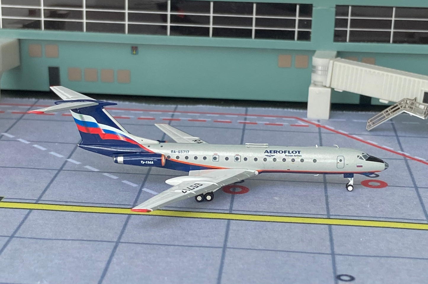 1:400 Aeroflot Tu-134A Pandamodel