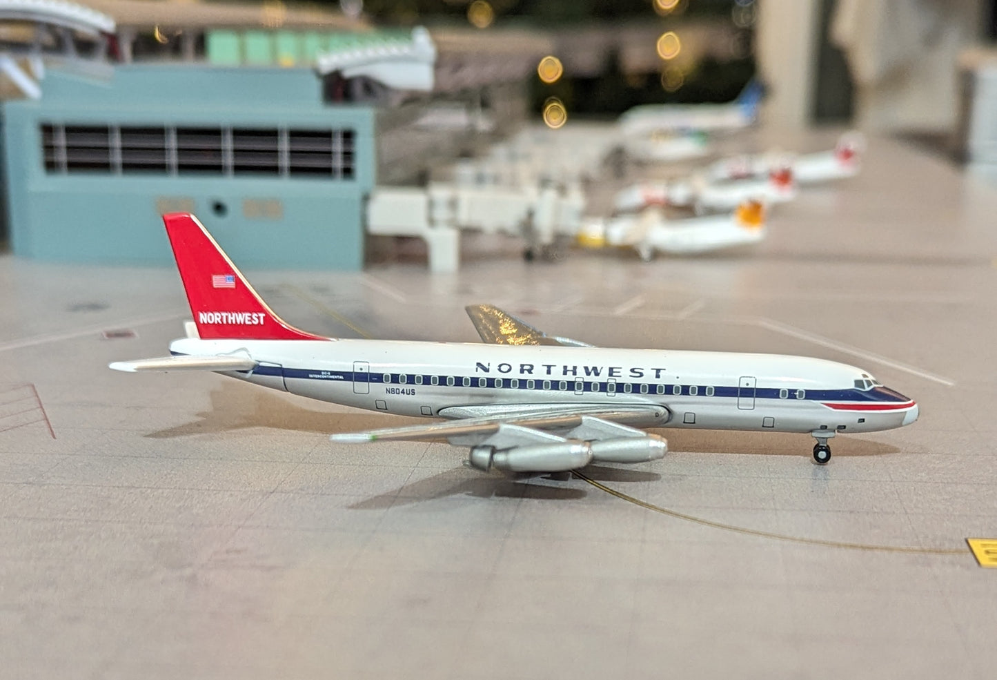 1:400 Northwest DC-8-32 Metal Box SkyJets/Gemini Jets
