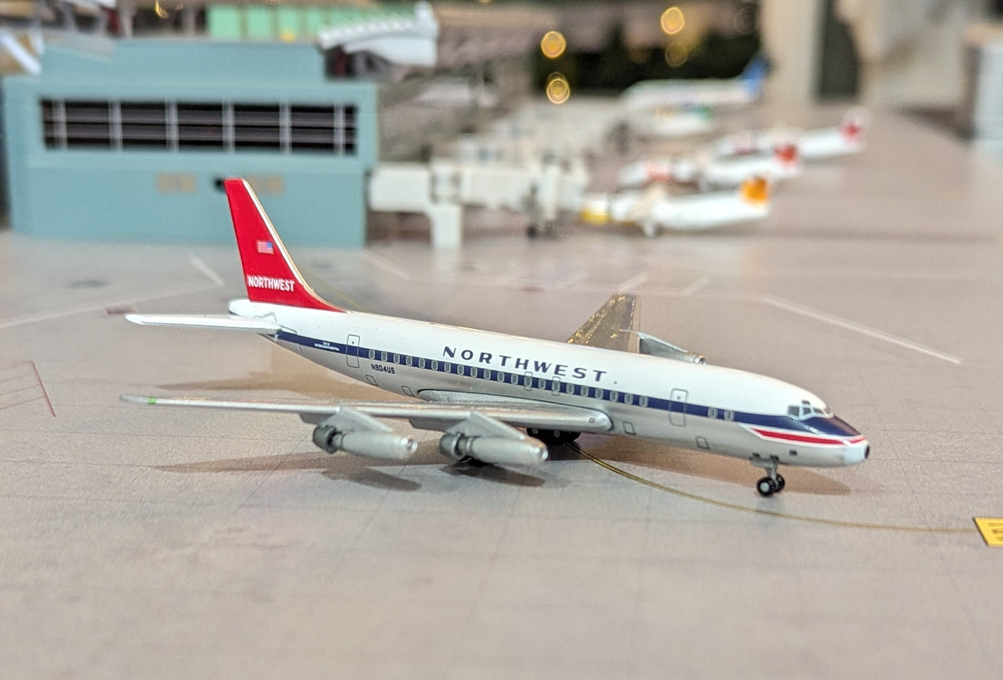 1:400 Northwest DC-8-32 Metal Box SkyJets/Gemini Jets