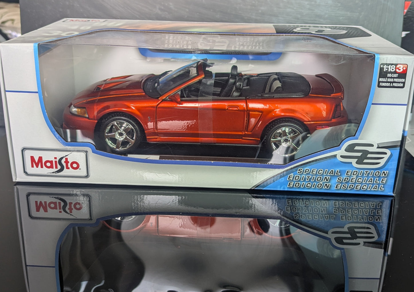 1/18 2003 Ford SVT Mustang Cobra Maisto -Diecast Model Car