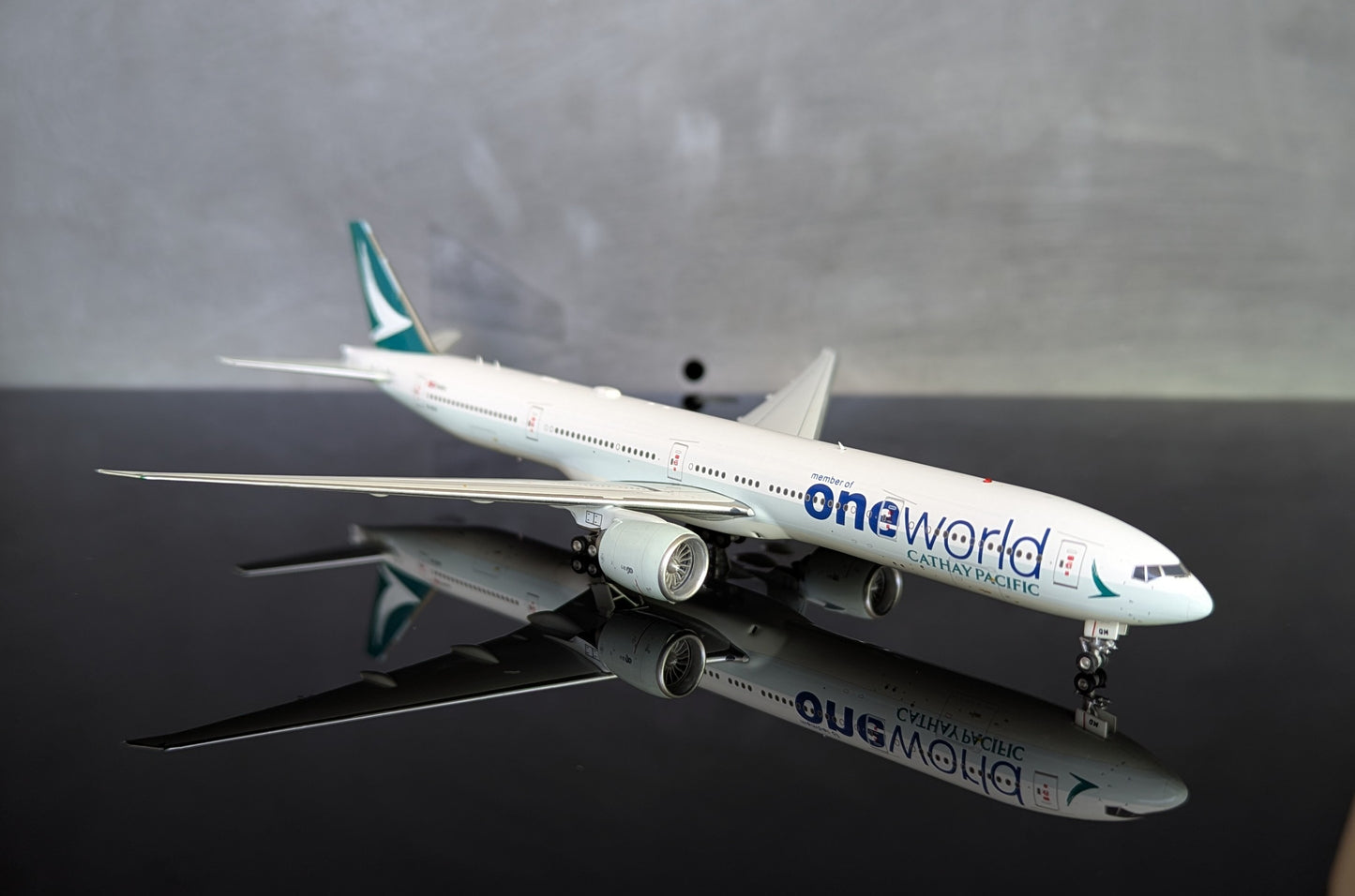 1:400 Cathay Pacific B777-300ER “One World” Aviation 400