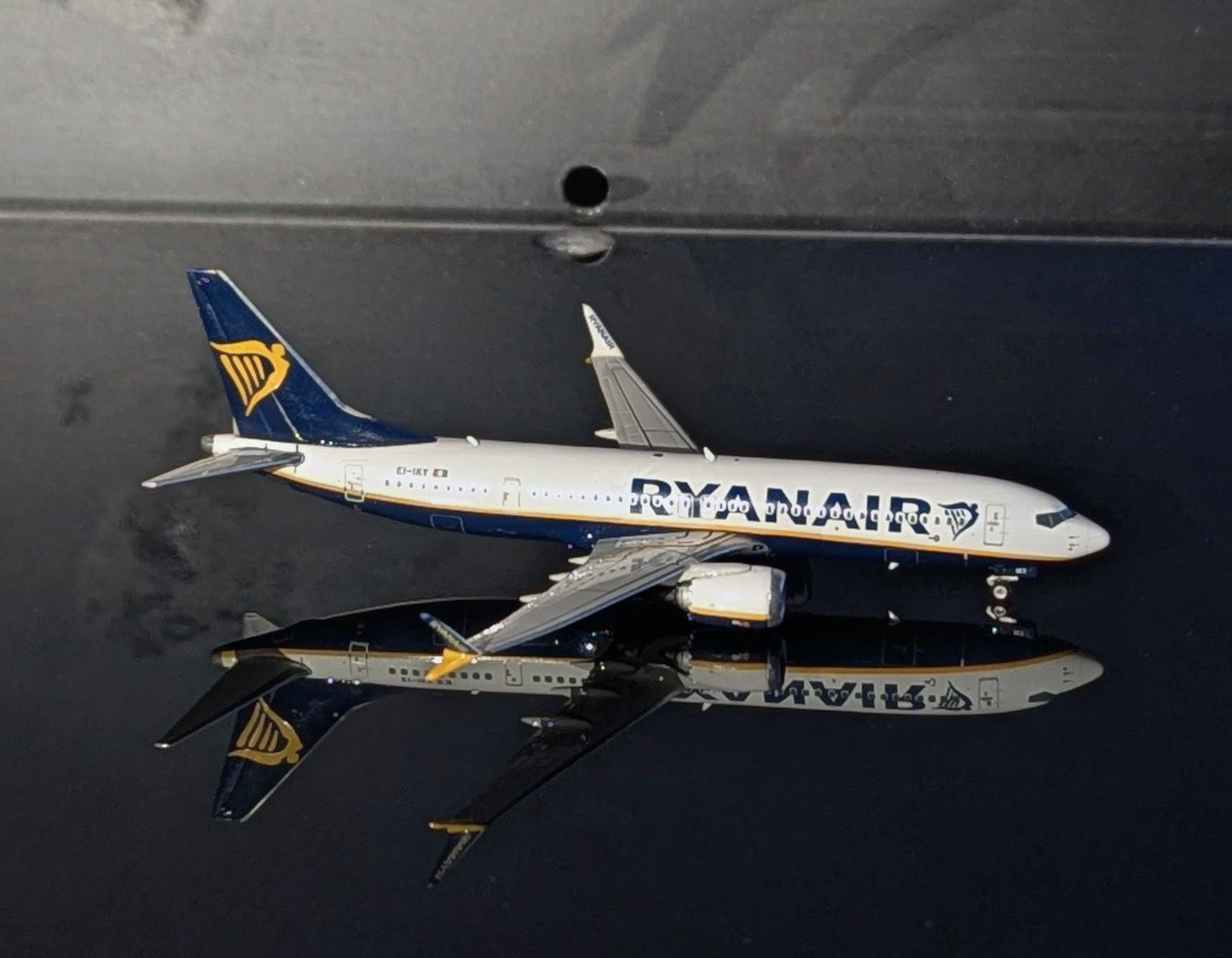 1:400 Ryanair B737 Max 8 Phoenix Models