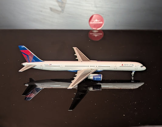 1:400 Delta Air Lines B757-300 N591NW Gemini Jets