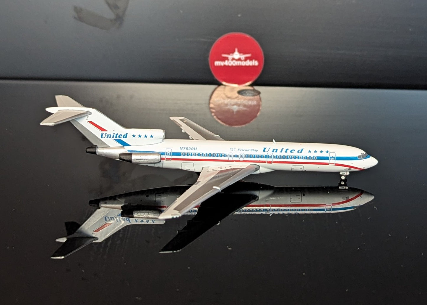 1:400 United Airlines B727-200 “Stars and Bars Friend Ship” Gemini Jets