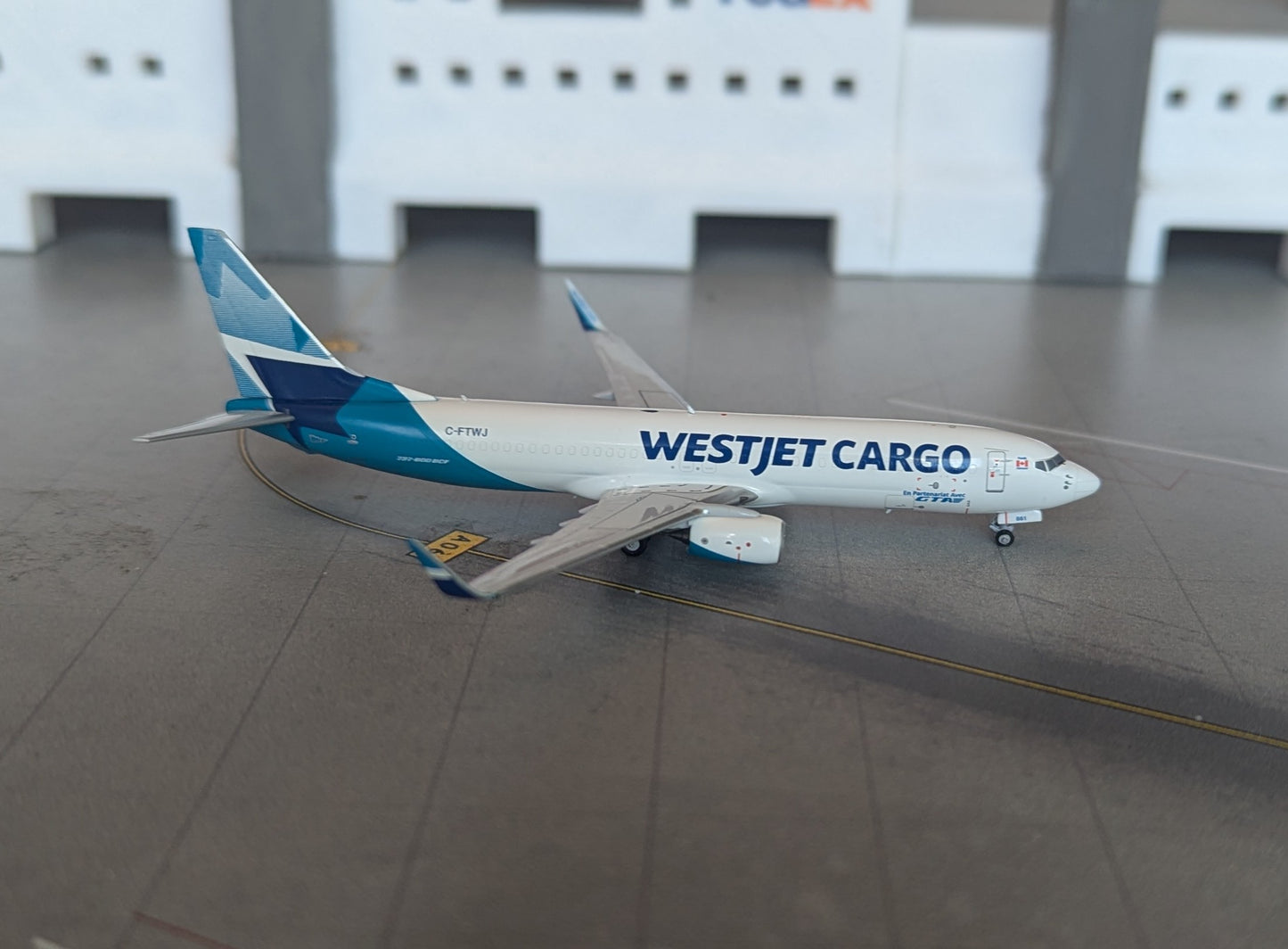 1:400 WestJet Cargo B737-800BCF NG Models