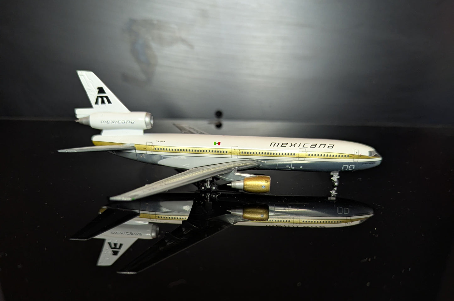 RARE 1:400 Mexicana DC-10-15 XA-MEX (Andrew Klein on the box) "Missing since 1978" Gemini Jets