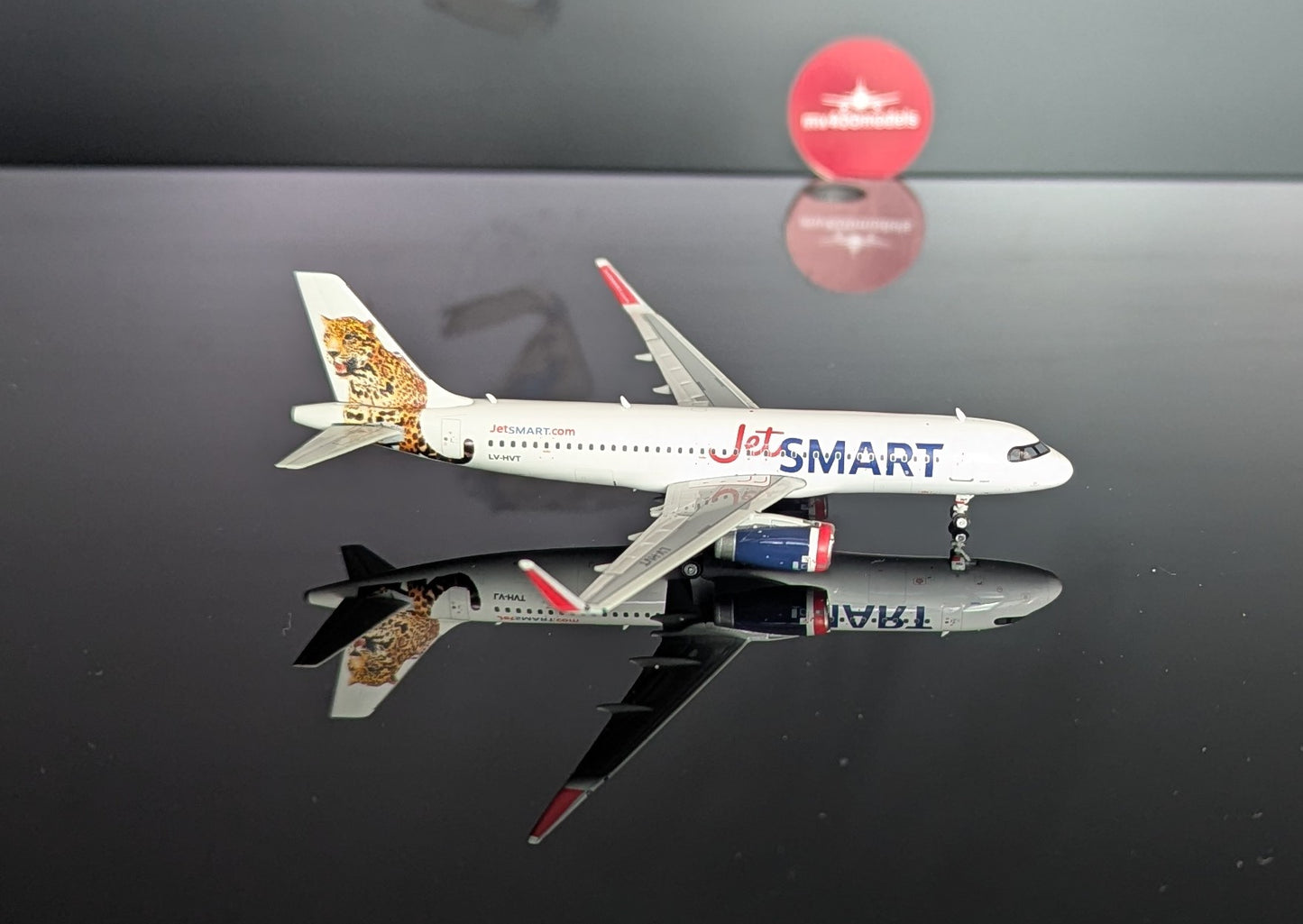 1:400 JetSmart A320-200 LV-HVT Phoenix Models