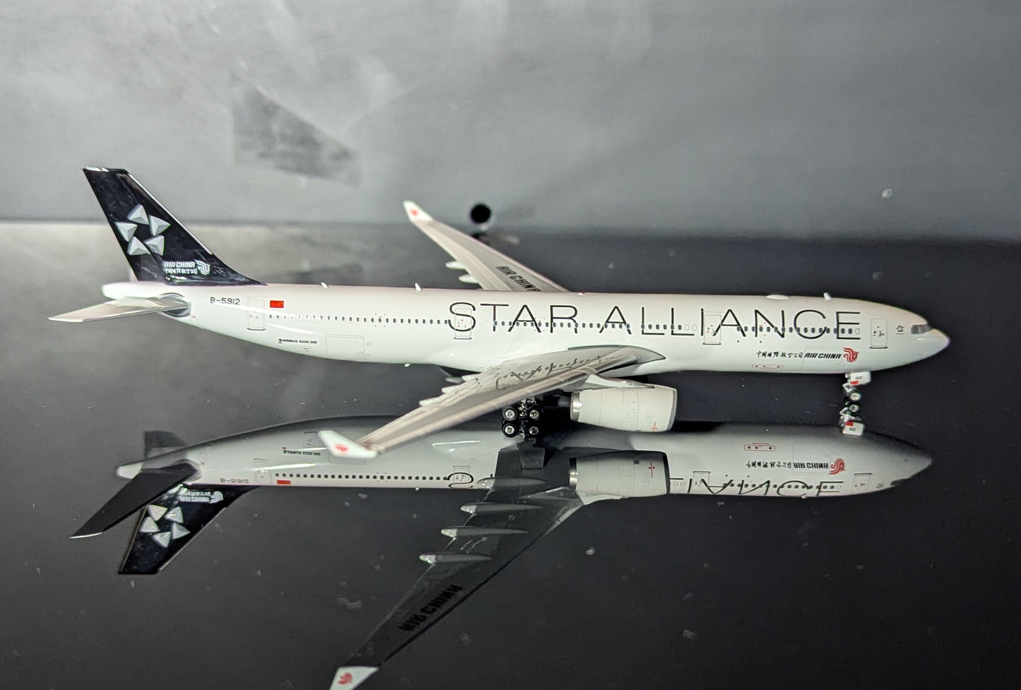 1:400 Air China A330-300 “Star Alliance” Phoenix Models
