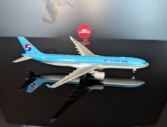 1:400 Korean Air A330-300 “with skyteam logo” Phoenix Models