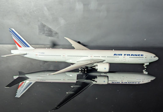 1:400 Air France B777-300ER Phoenix Models
