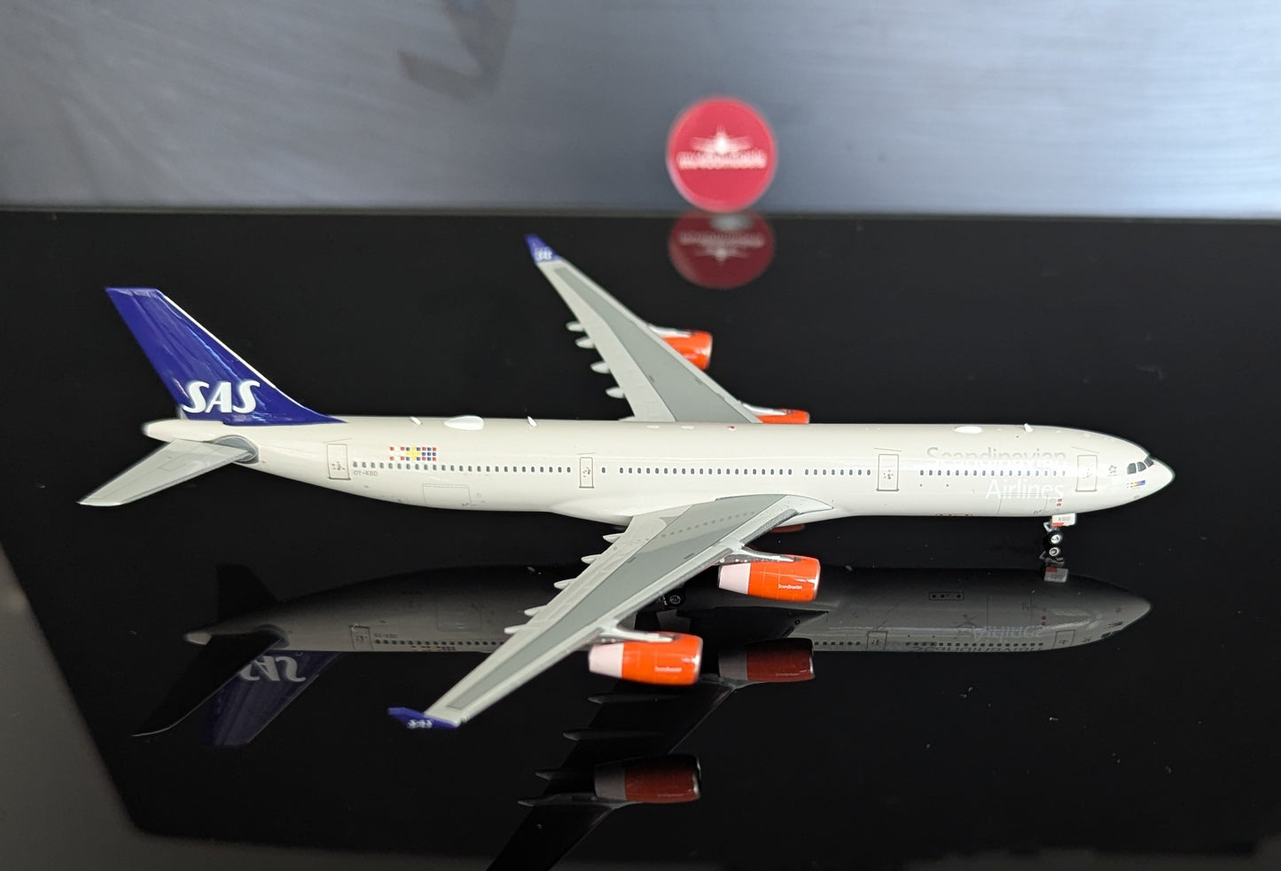 1:400 SAS Scandinavian A340-300 Phoenix Models