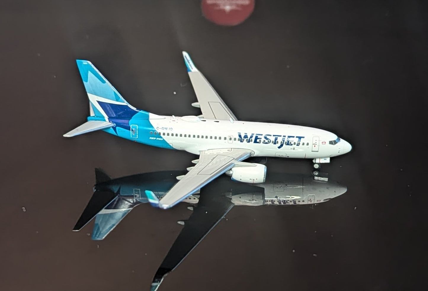1:400 WestJet B737-700W C-GWJO Gemini Jets