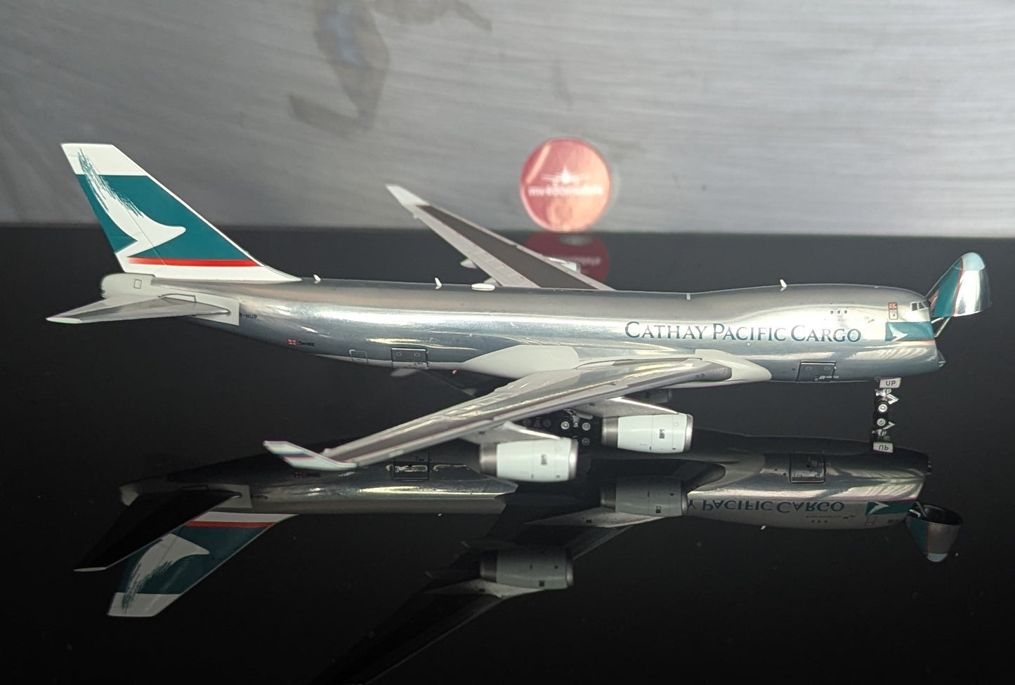 1:400 Cathay Pacific Cargo B747-400F "Asia's World City Polished" Interactive Series YY Wings