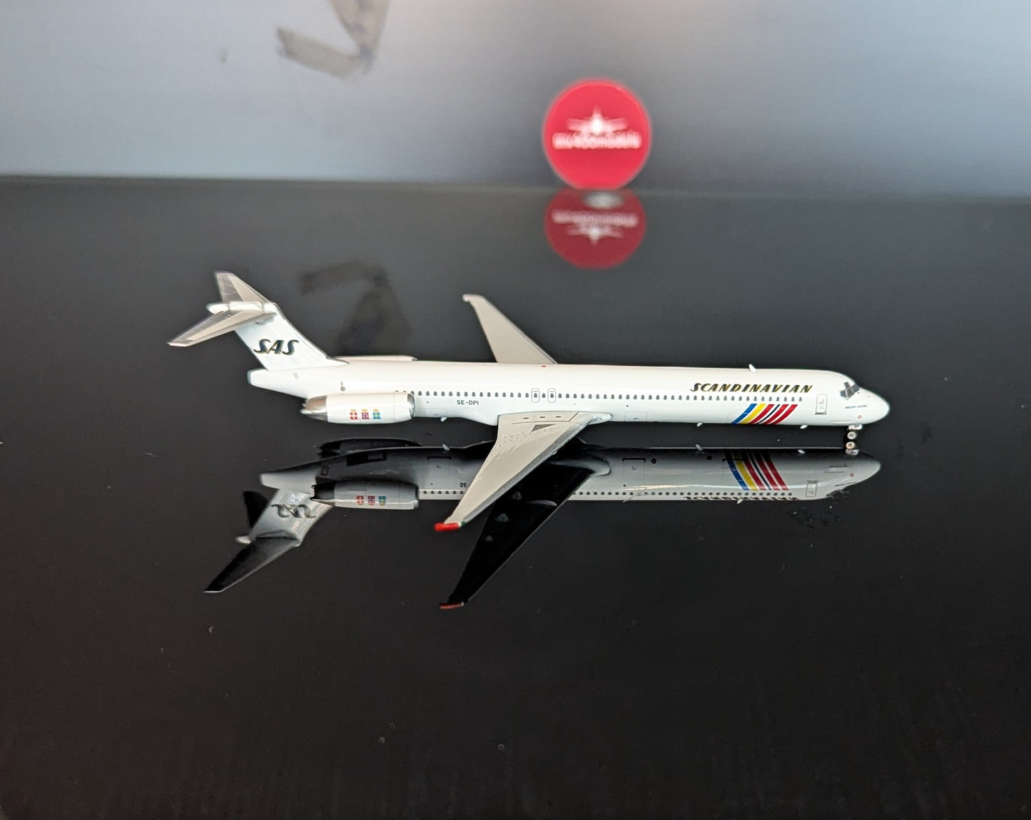 1:400 SAS Scandinavian MD-83 Phoenix Models