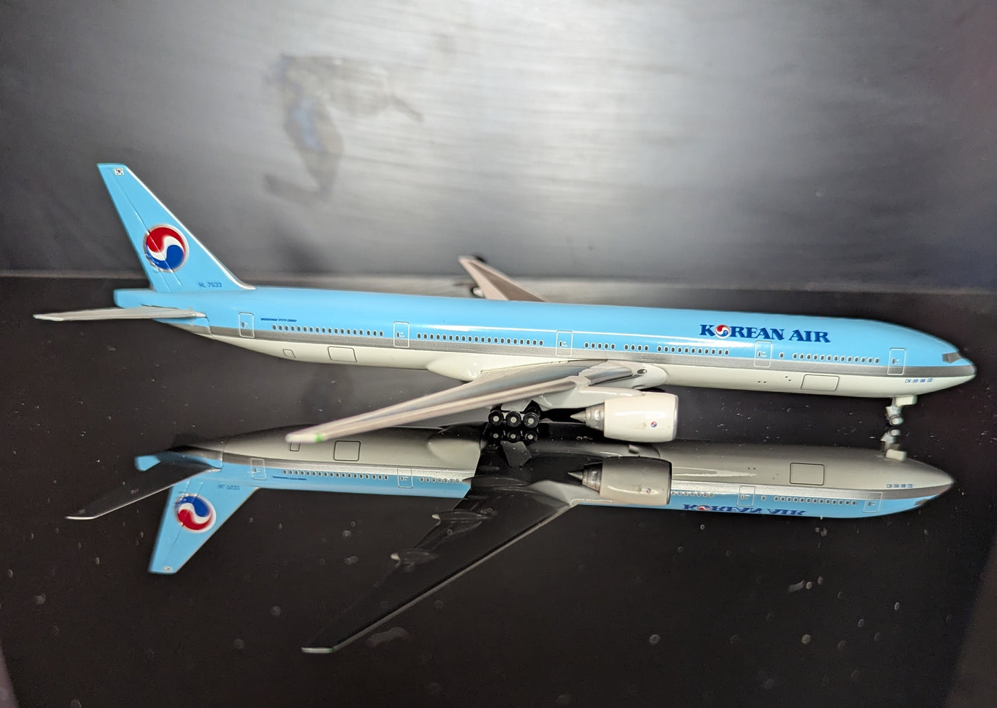 1:400 Korean Air B777-300 Gemini Jets