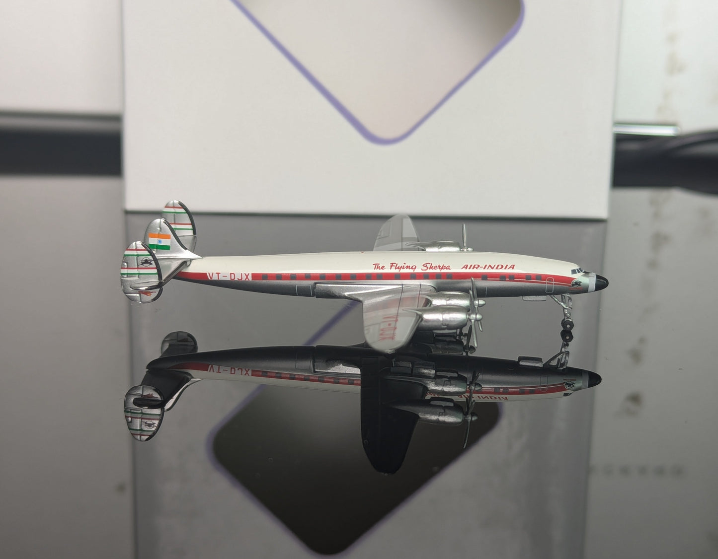 1:400 Air India L-1049 Super Constilation VT-DJX AeroClassics
