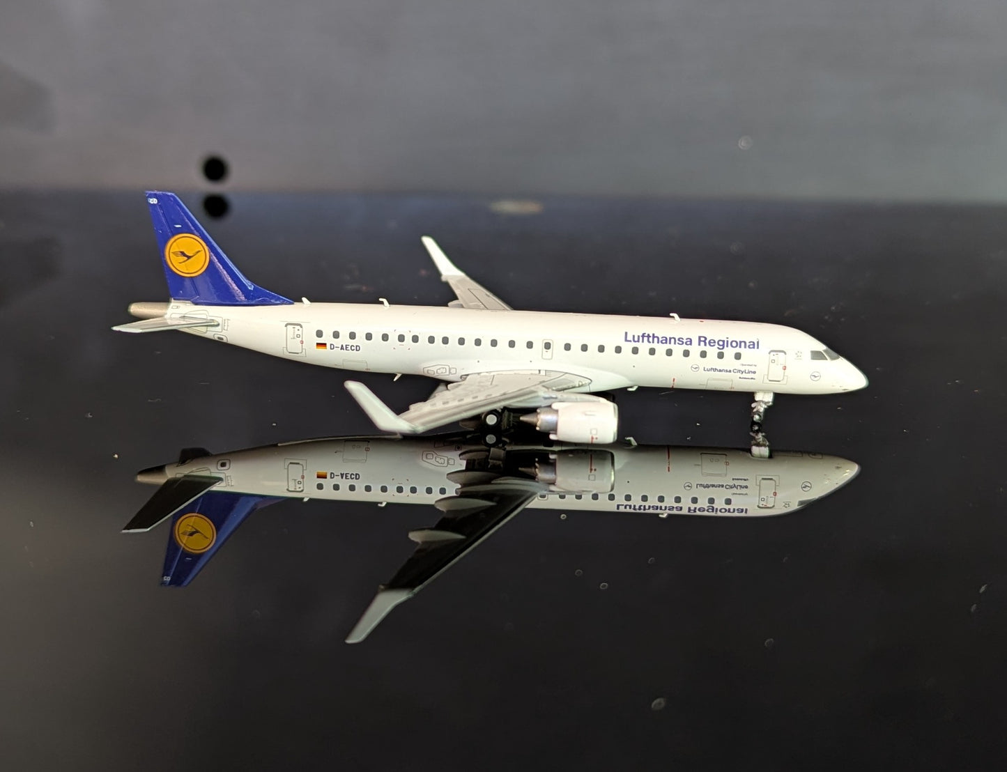 1:400 Lufthansa Regional Embraer ERJ-190LR JC Wings
