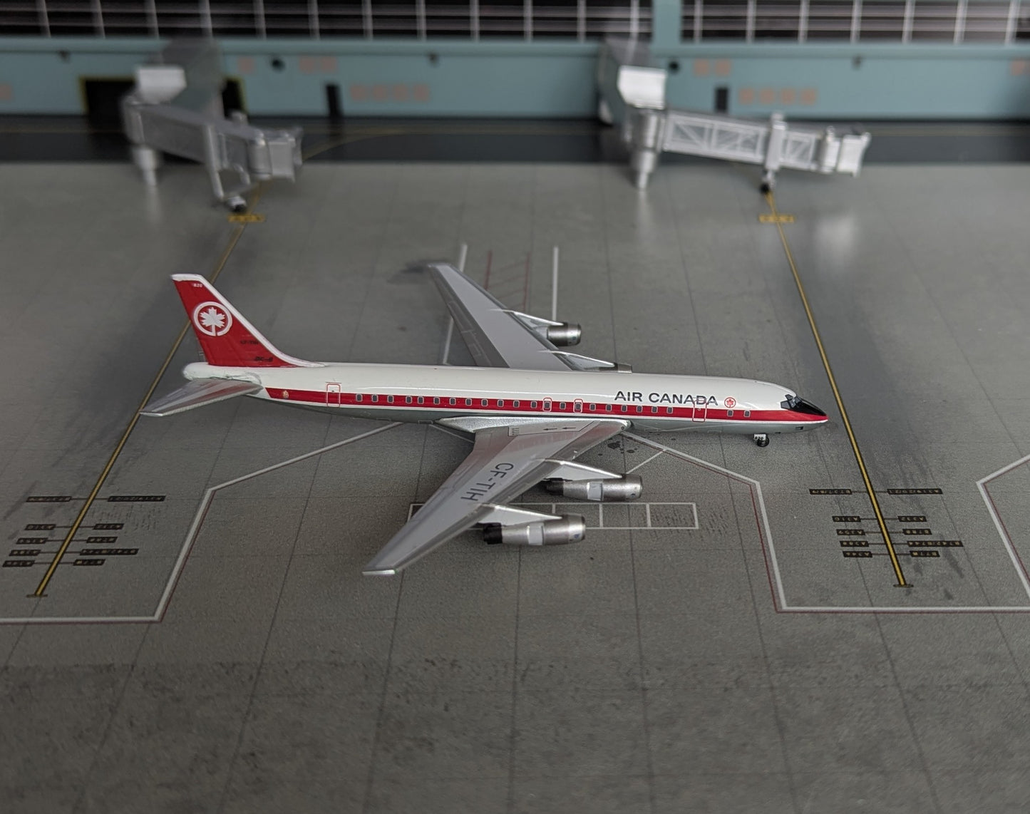 1:400 Air Canada DC-8 CF-TIH AeroClassics