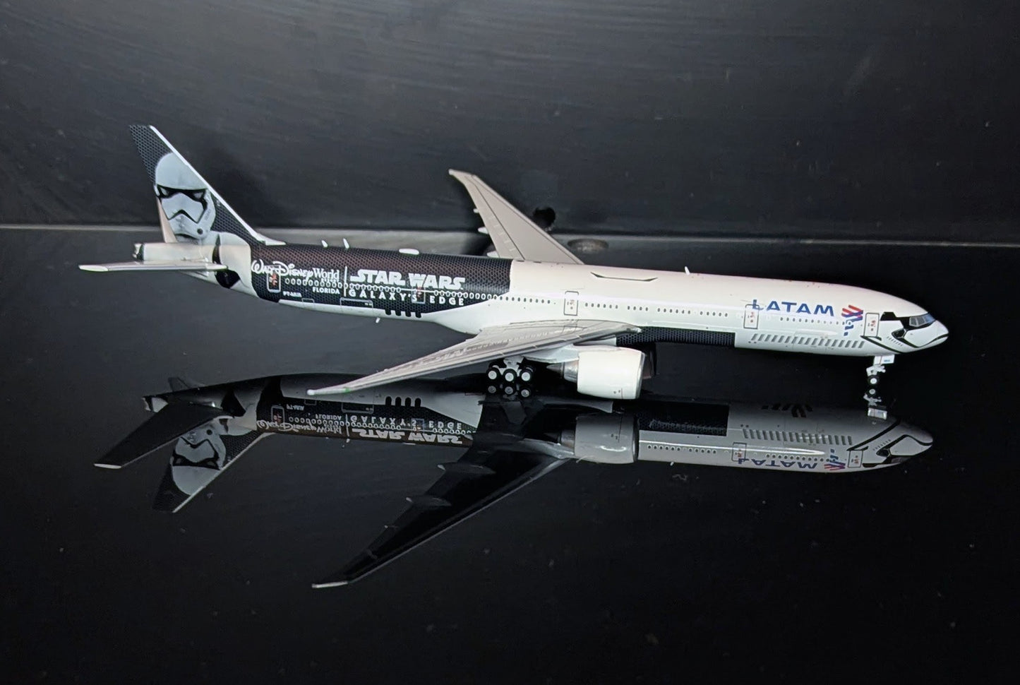 1:400 LATAM B777-300ER "Galaxy's Edge" JC Wings