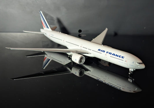 1:400 Air France B777-300ER Phoenix Models