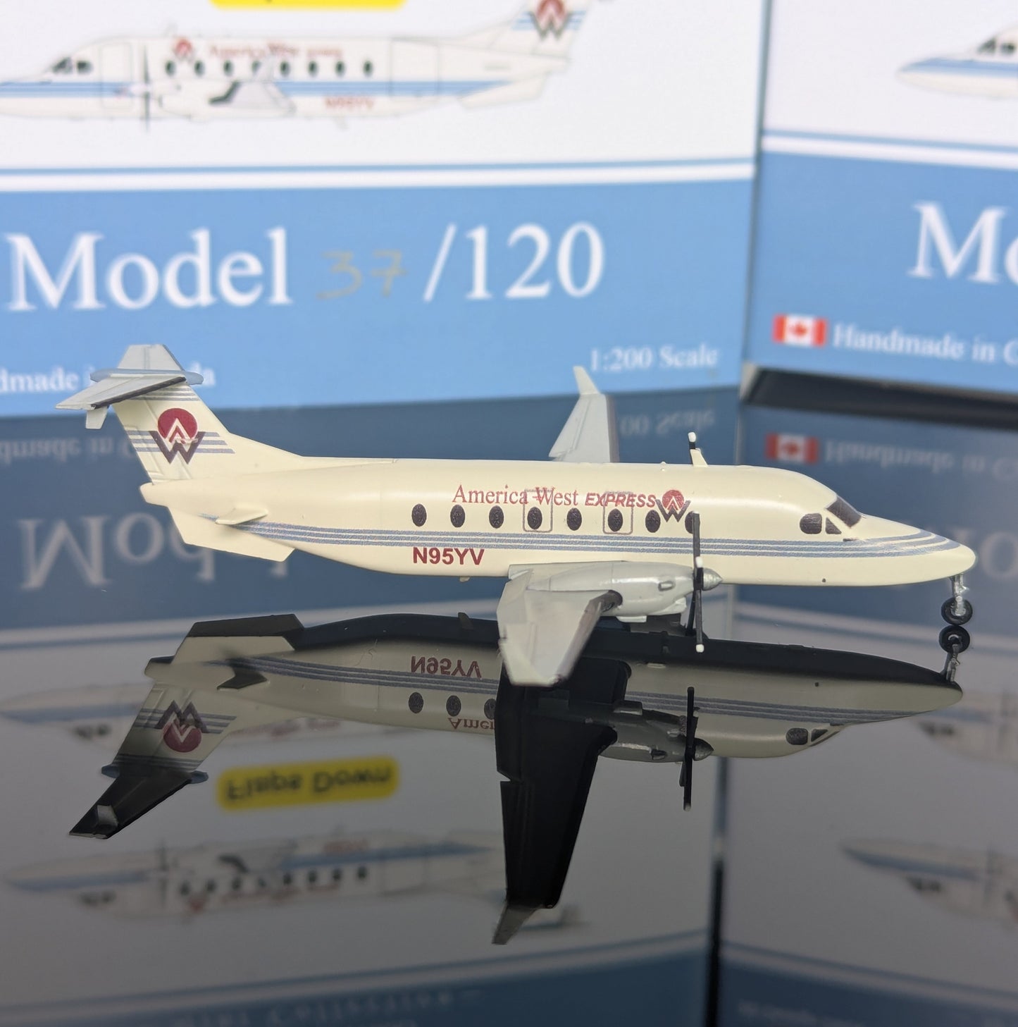 1:200 America West Express Beechcraft 1900D FLAPS DOWN* 3D Design Deck