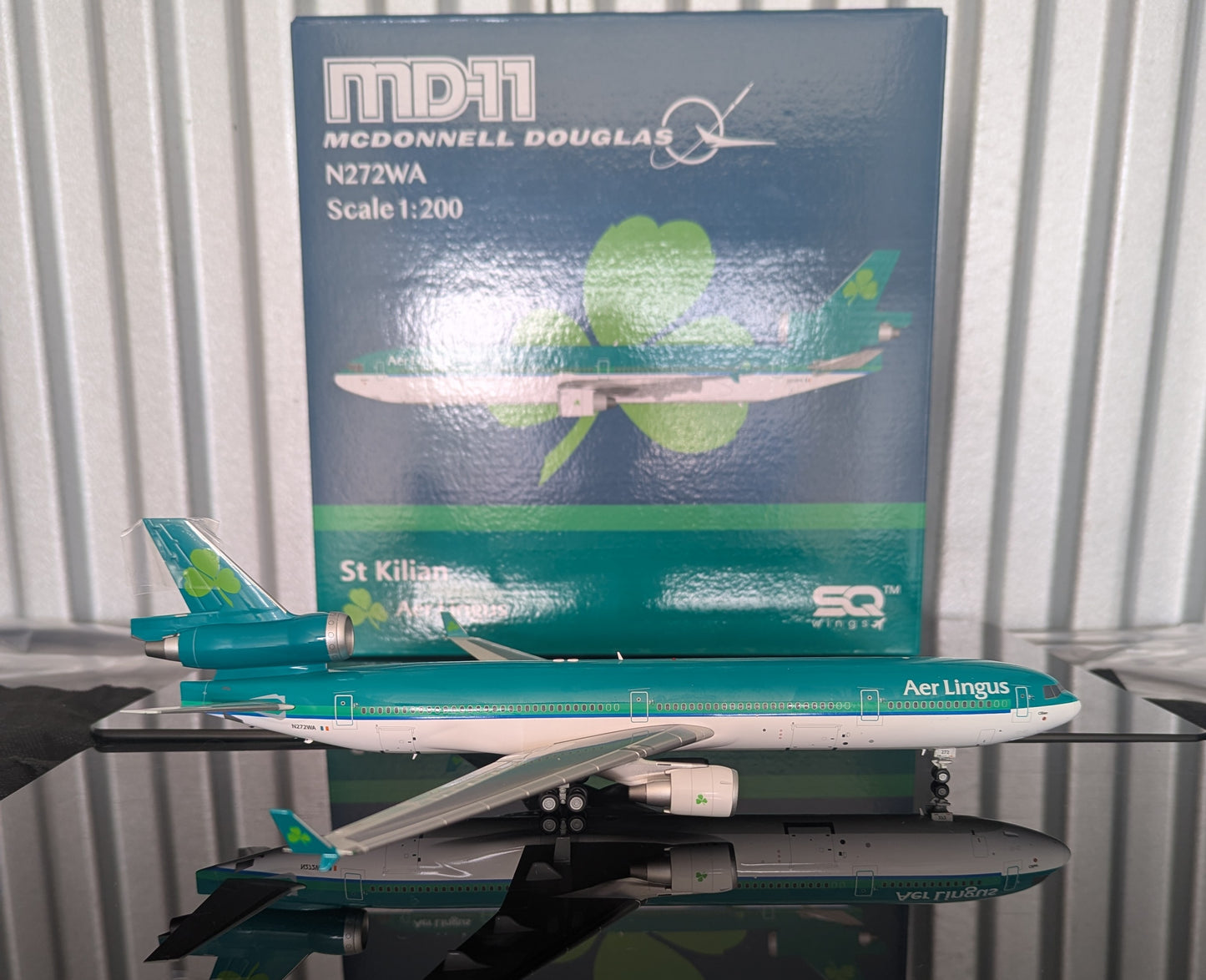 1:200 Aer Lingus MD-11 SQ Wings