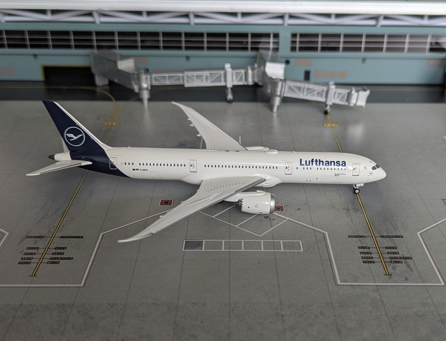 1:400 Lufthansa B787-9 Dreamliner D-ABPA NG Models