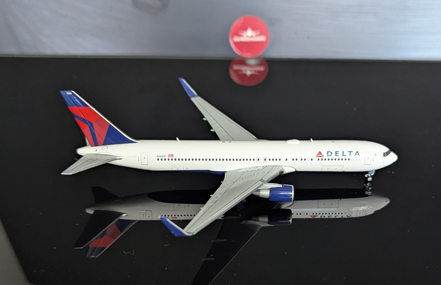 1:400 Delta Air Lines B767-300ER Gemini Jets