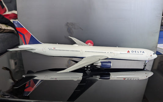 1:200 Delta Air Lines B767-400ER Gemini200
