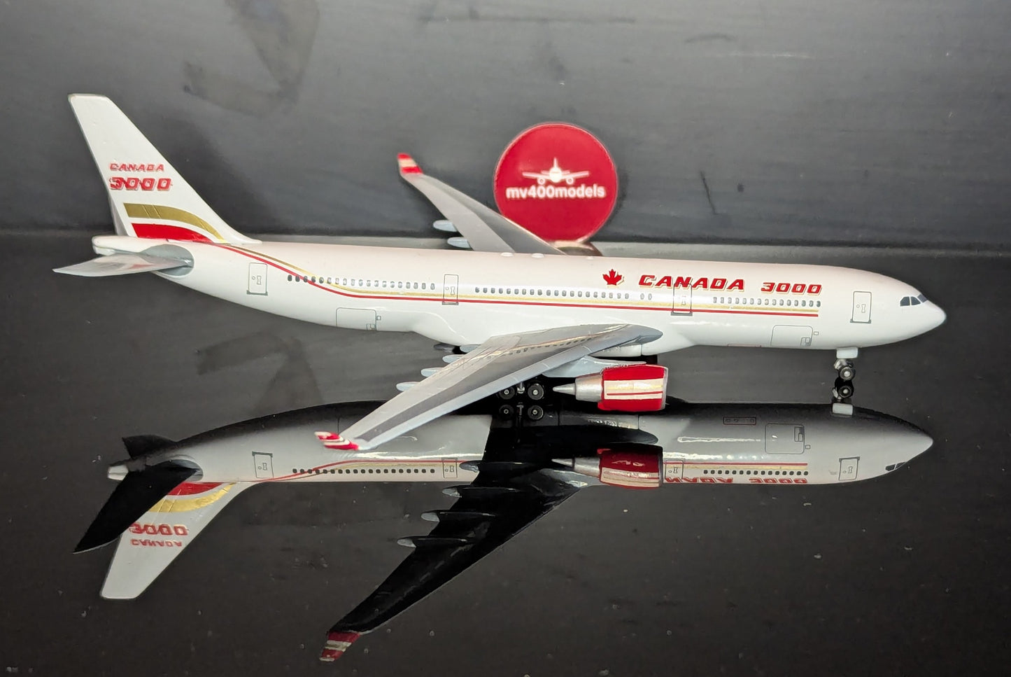 1:400 Canada 3000 A330-300 Dragon Wings