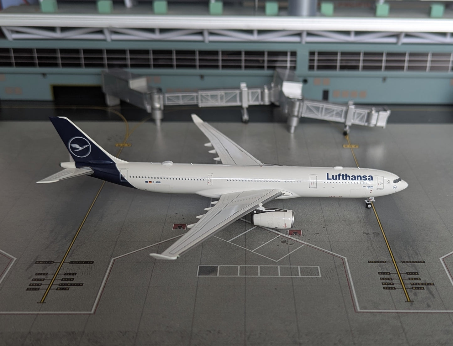 1:400 Lufthansa A330-300 NG Models
