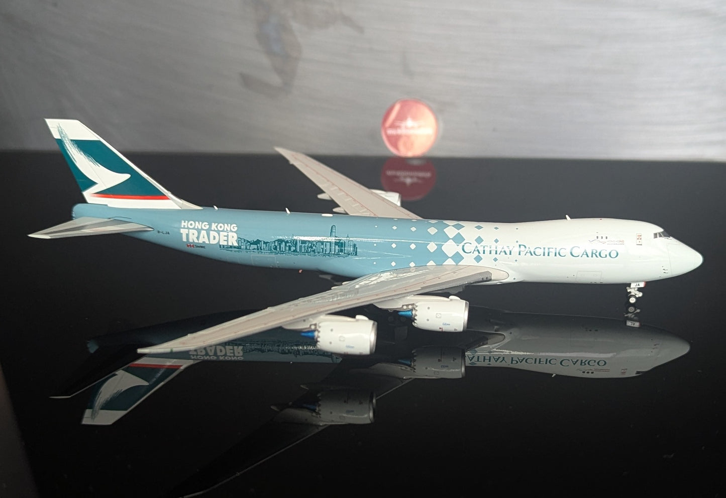 1:400 Cathay Pacific Cargo B747-8F "Hong Kong Trader" YY Wings