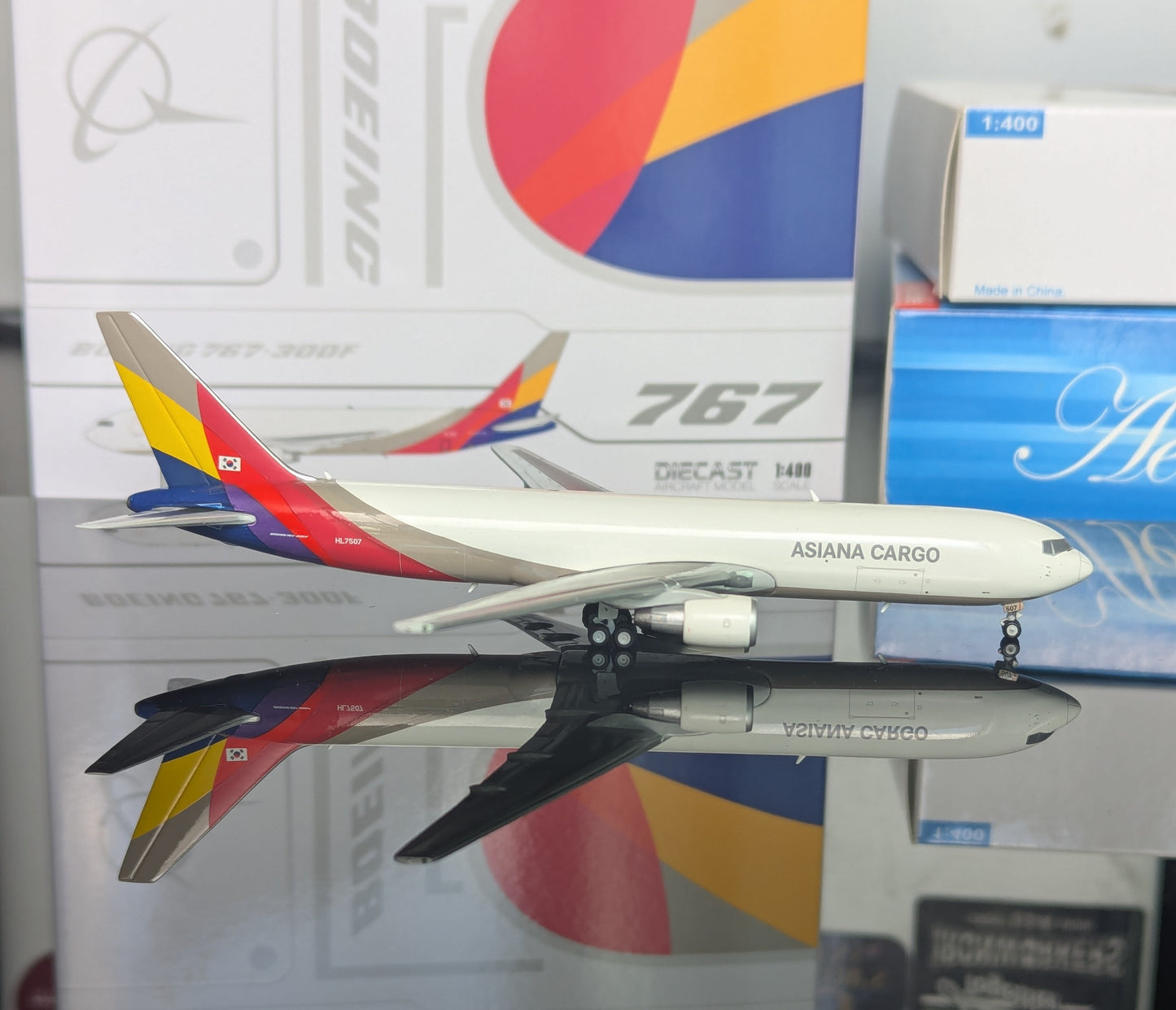 1:400 Asiana Cargo Airlines B767-300F JC Wings