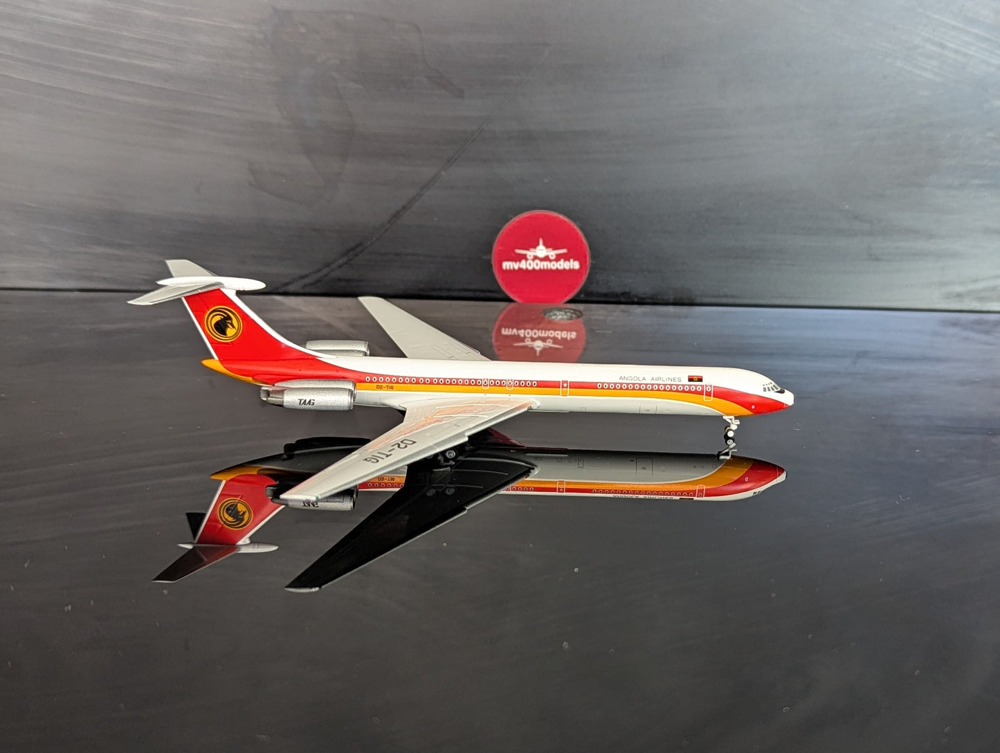 1:400 TAAG Angola IL-62M Phoenix Models