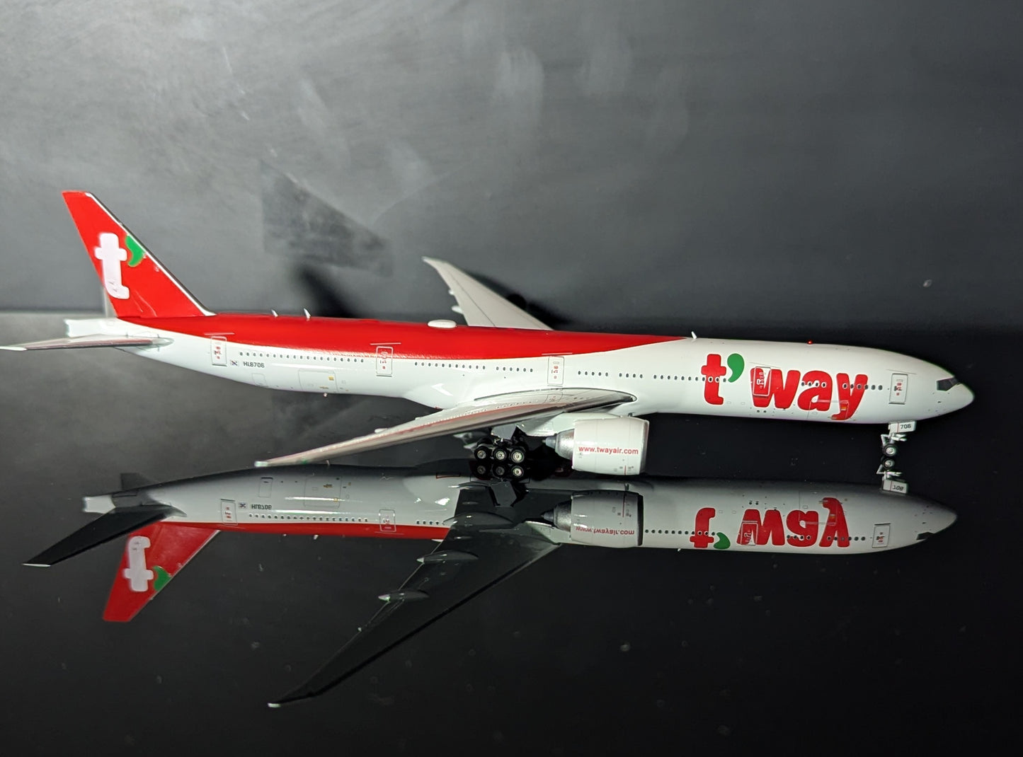 1:400 T’Way Air B777-300ER Aviation 400