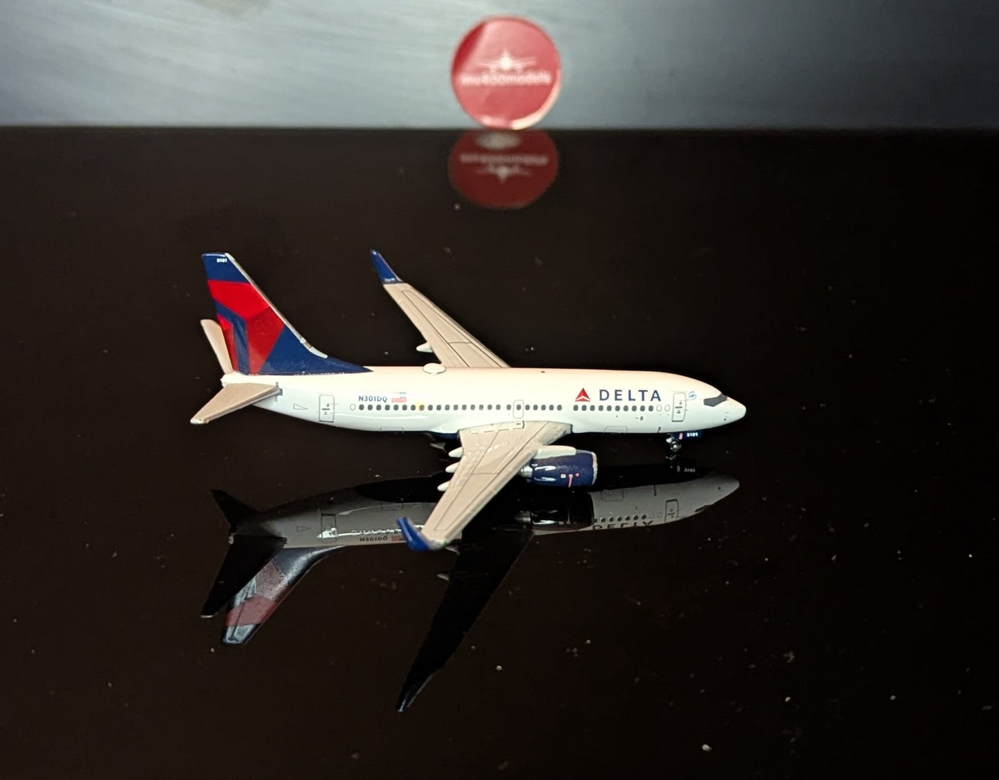 1:400 Delta Air Lines B737-700 N301DQ Gemini Jets
