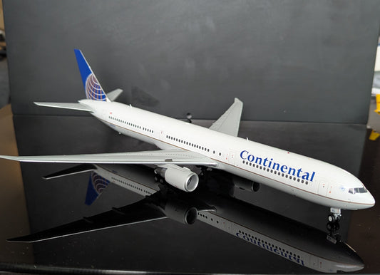 1:200 Continental Airlines B767-400ER JC Wings